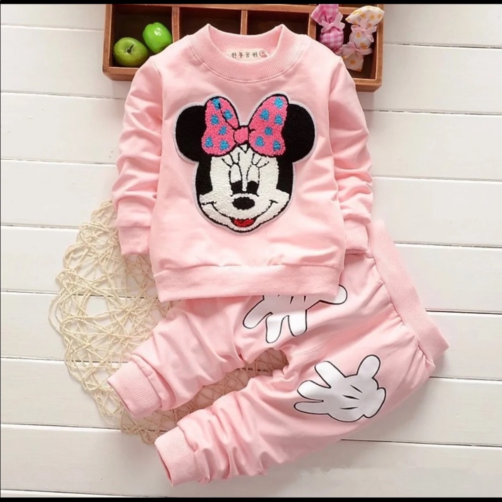 Girls size 5-6 Minnie mouse